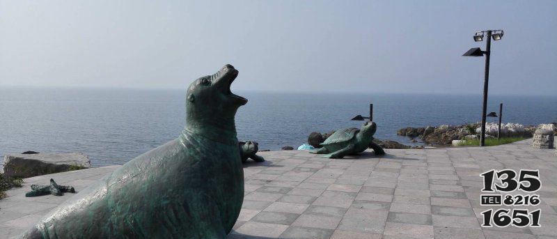 海边海豹动物景观铜雕图片