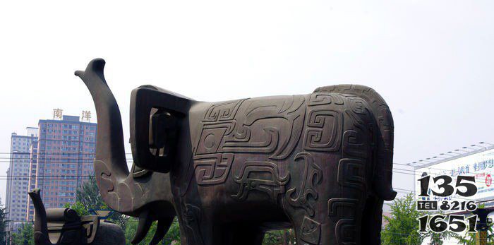 广场抽象大象动物铜雕图片