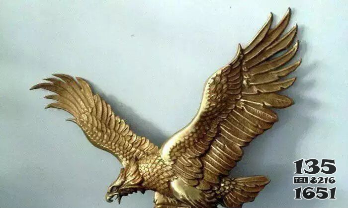 铸铜老鹰企业动物铜雕图片