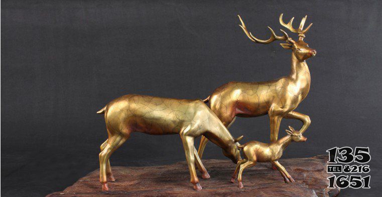 三只小鹿公园动物铜雕图片