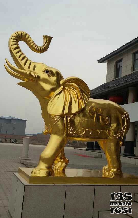 黄铜色大象铜雕图片