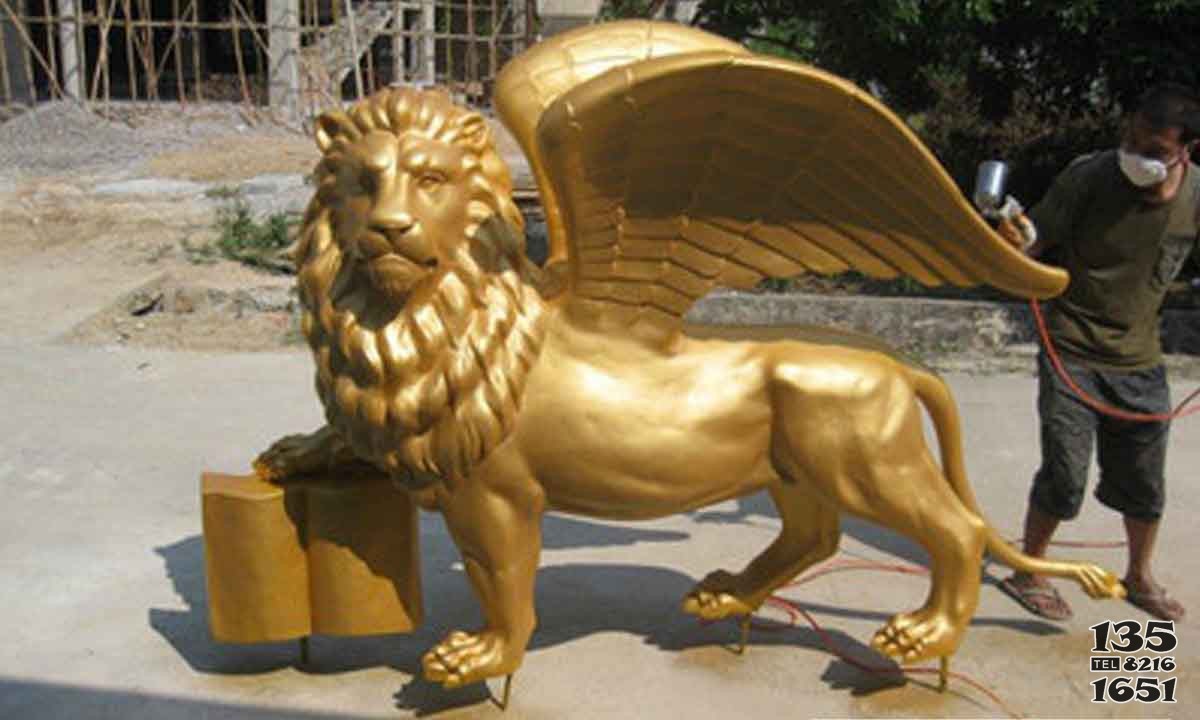 铜雕动物 铸铜锻铜飞狮雕塑厂家图片