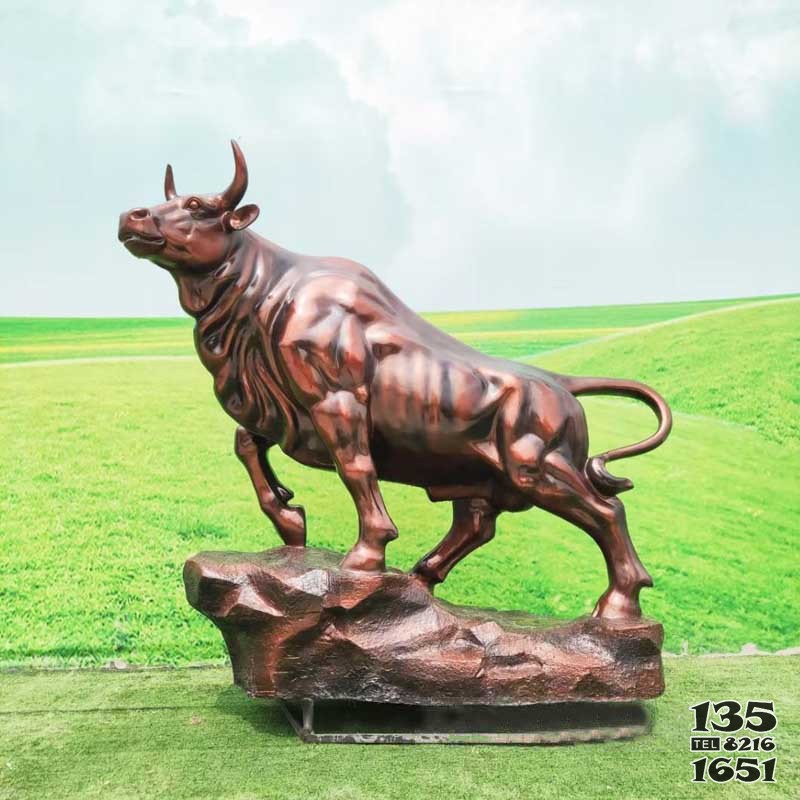 铜雕仿真动物牛雕塑制作图片