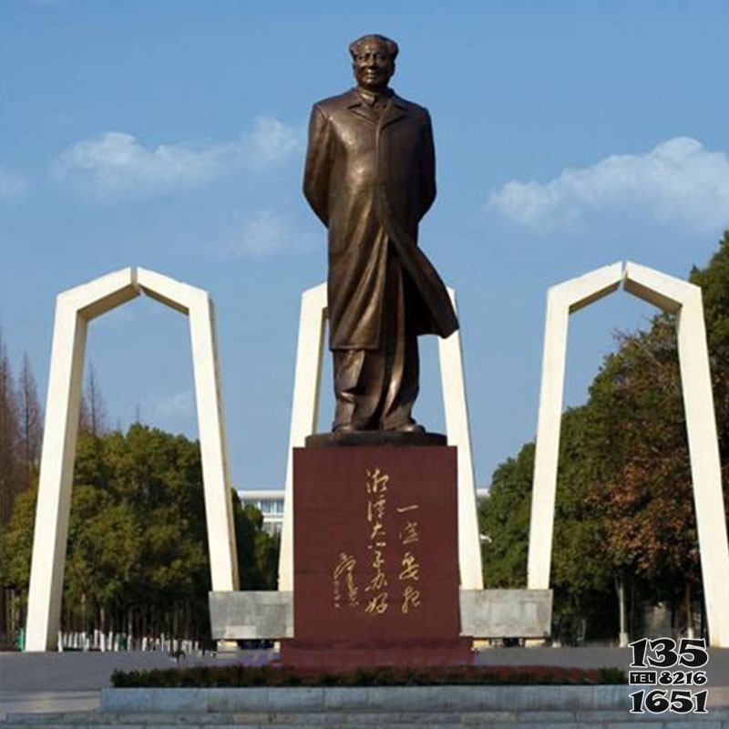毛主席雕塑站像玻璃钢伟人肖像毛泽东仿铜雕像大型广场装饰品图片