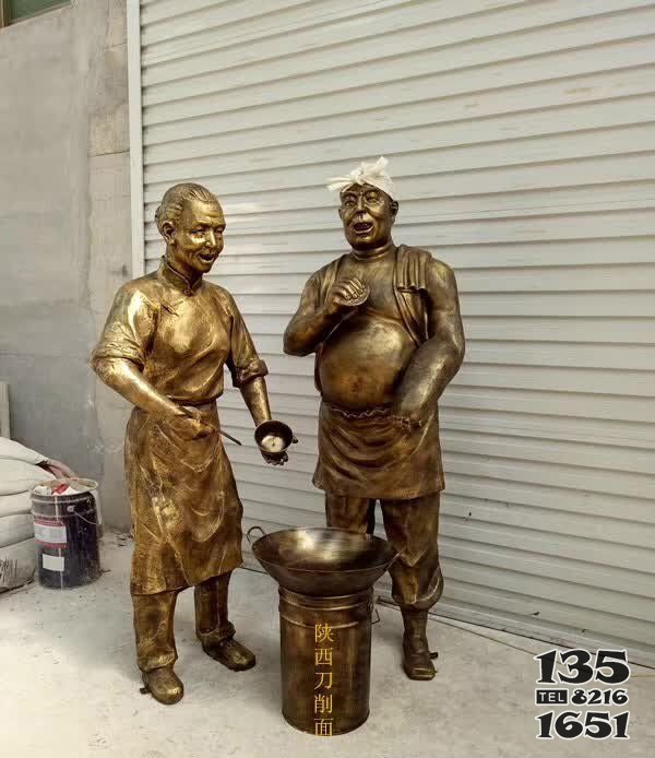 卖饭的老夫妻人物铜雕图片