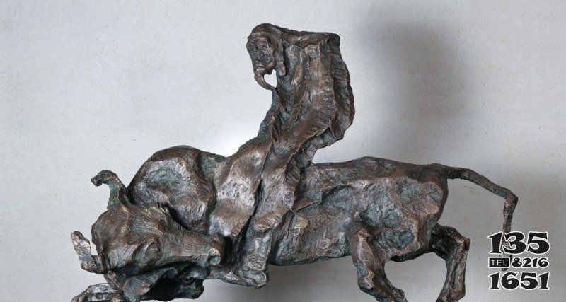 抽象的骑牛人物公园动物铜雕图片