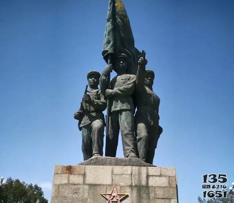 战士革命广场铜雕 图片