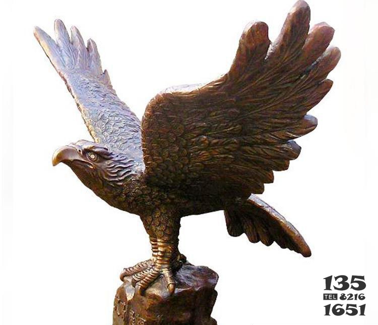 铜雕老鹰动物雕塑图片