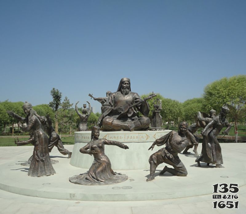 少数民族人物公园铜雕图片