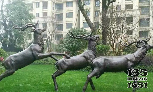 奔跑的鹿公园景观铜雕图片