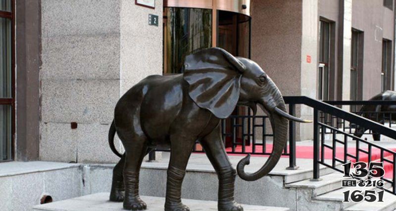 门口大象铜雕图片