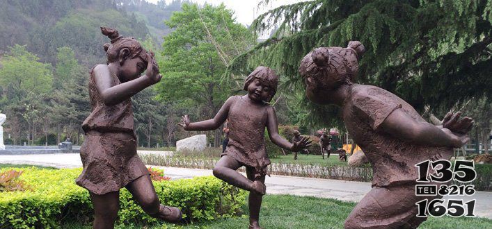踢毽子的女孩公园人物铜雕图片