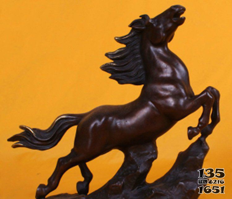 铜雕公司招财马装饰景观摆件图片
