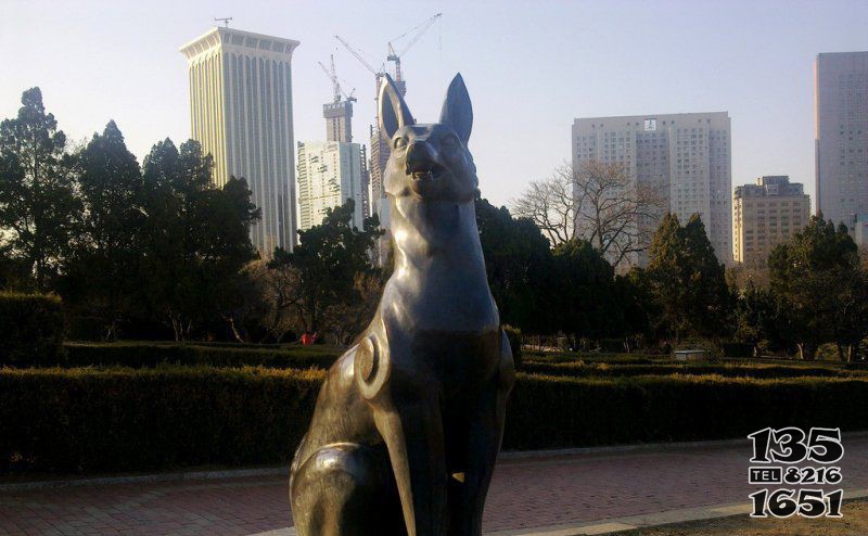 公园狗动物铜雕图片