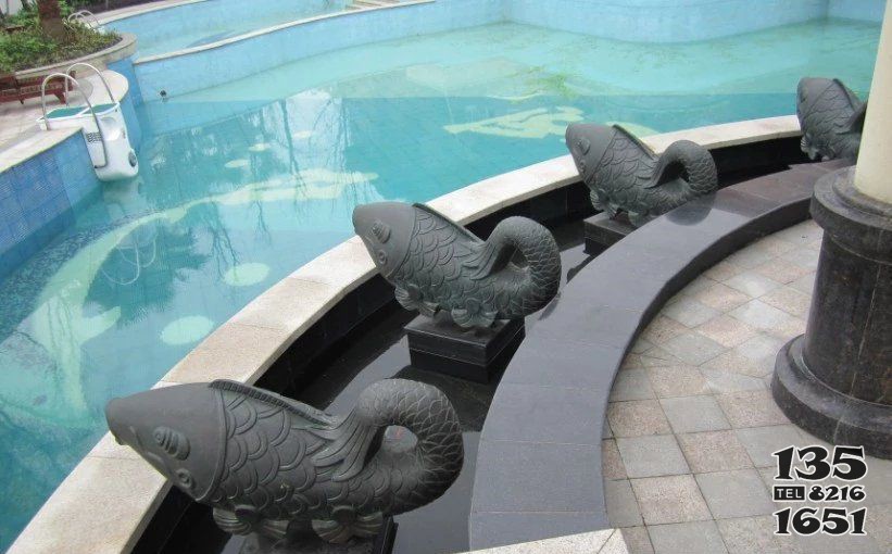 喷水鱼铜雕塑图片
