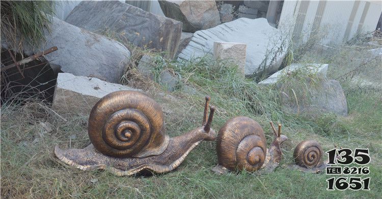 公园蜗牛景观铜雕图片