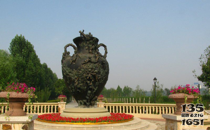 公园大花瓶景观铜雕图片