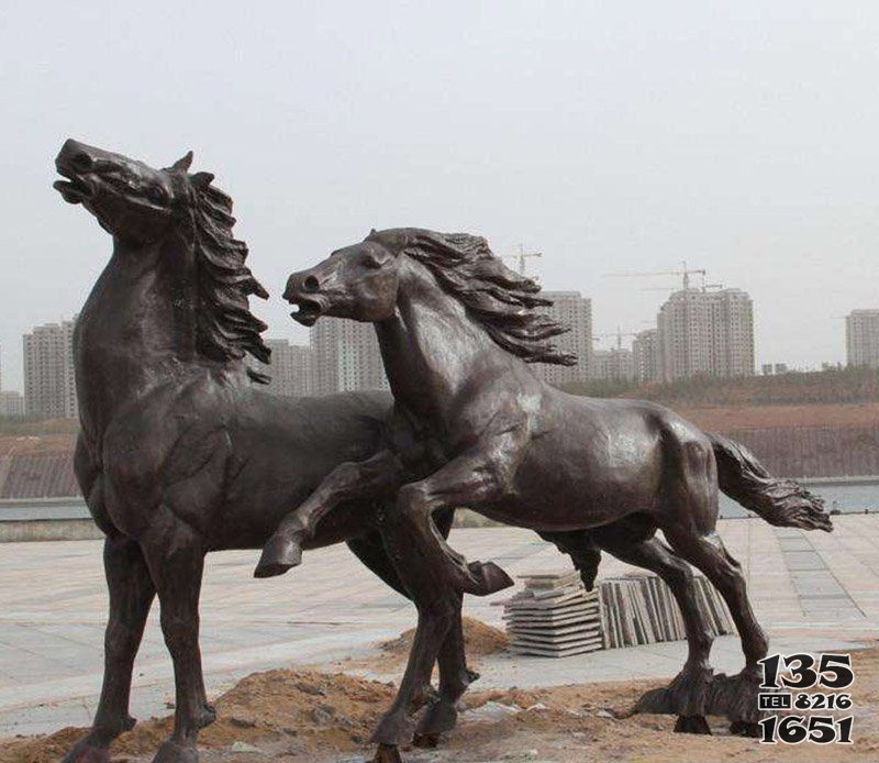 广场马动物铜雕图片