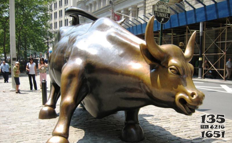 华尔街牛铜雕 图片