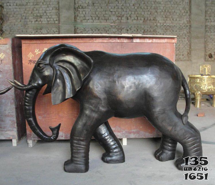 铜雕园林动物大象雕塑图片
