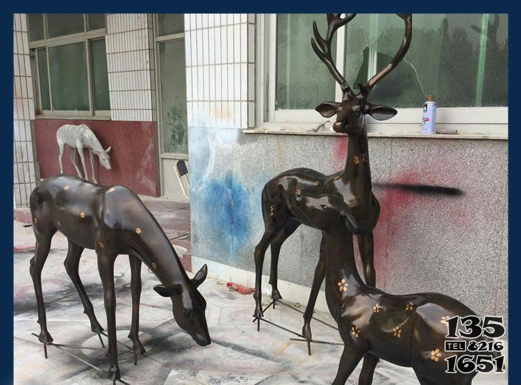 公园铜雕梅花鹿动物雕塑图片