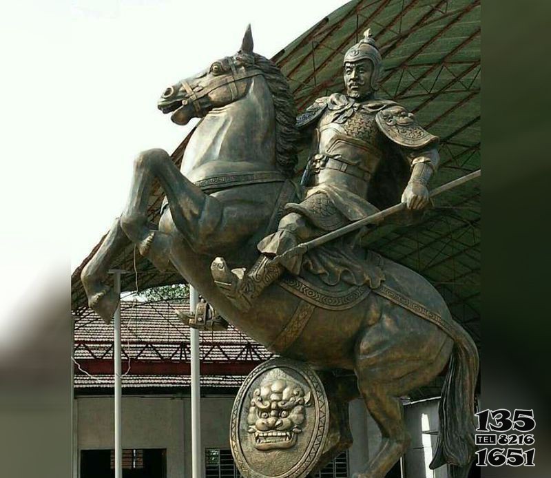 骑战马人物铜雕 图片