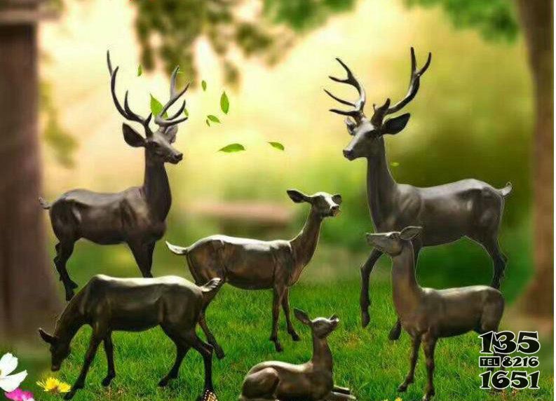 公园铜雕阳光小鹿动物雕塑图片