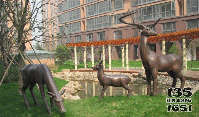 梅花鹿小区景观动物铜雕图片