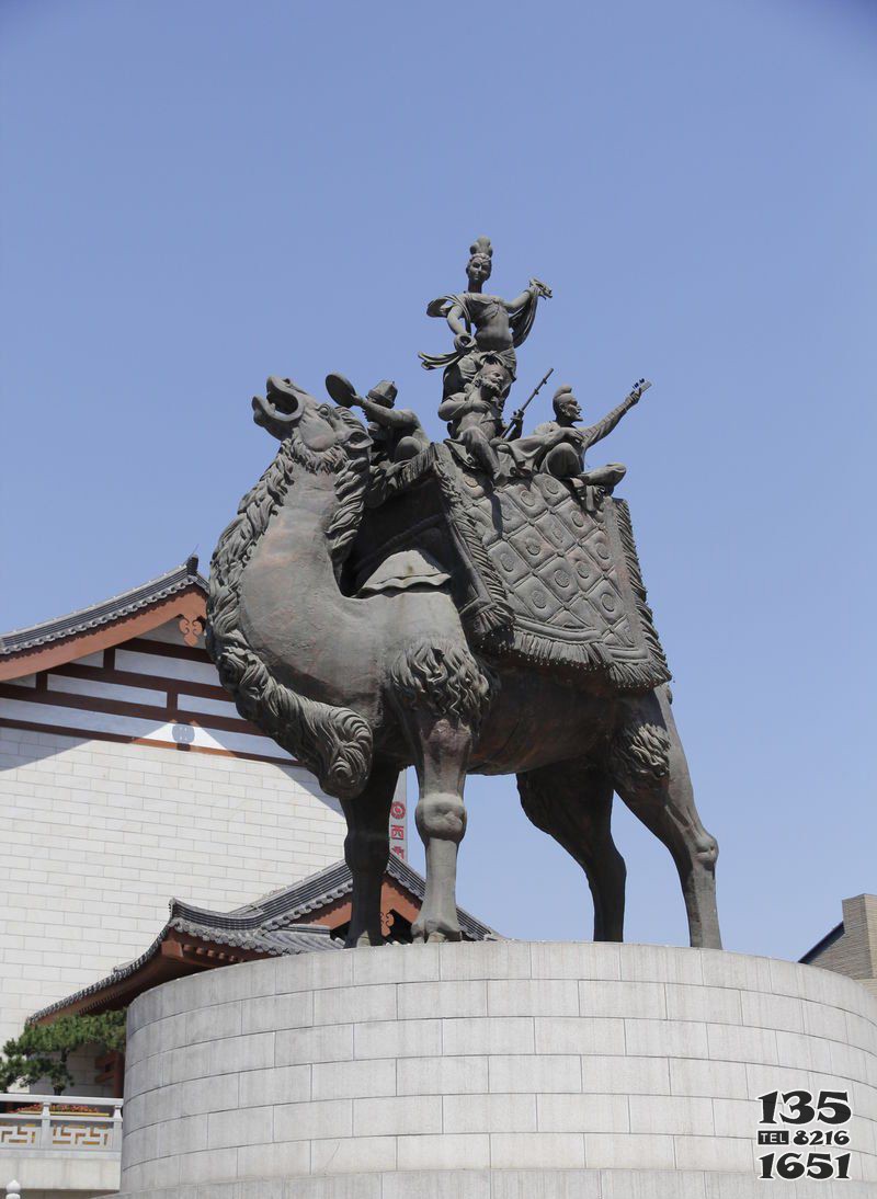 江镇广场古代人物骑骆驼铜雕图片