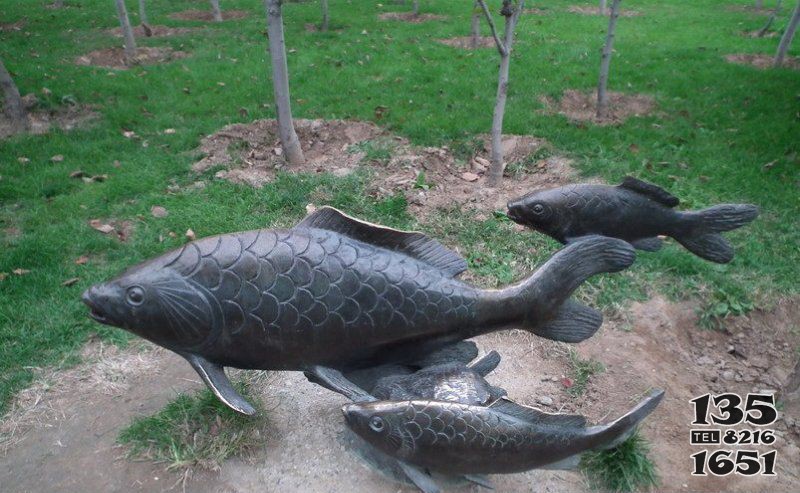 公园鲤鱼动物铜雕图片
