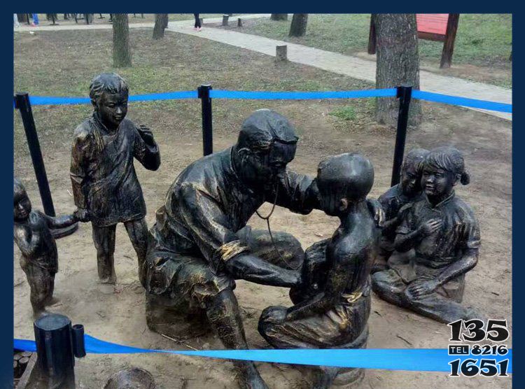 江镇公园铜雕看病医生人物雕塑图片