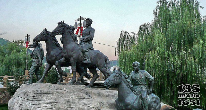 公园红军骑马景观铜雕图片