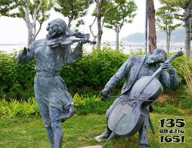 公园演奏大提琴和小提琴的人物小品铜雕图片