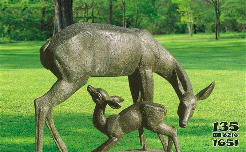 公园母子鹿铜雕 图片