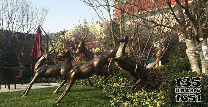 公园铸铜小鹿动物铜雕图片