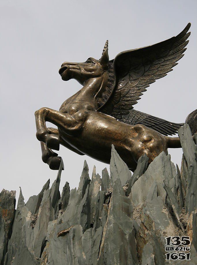 公园飞马景观铜雕图片