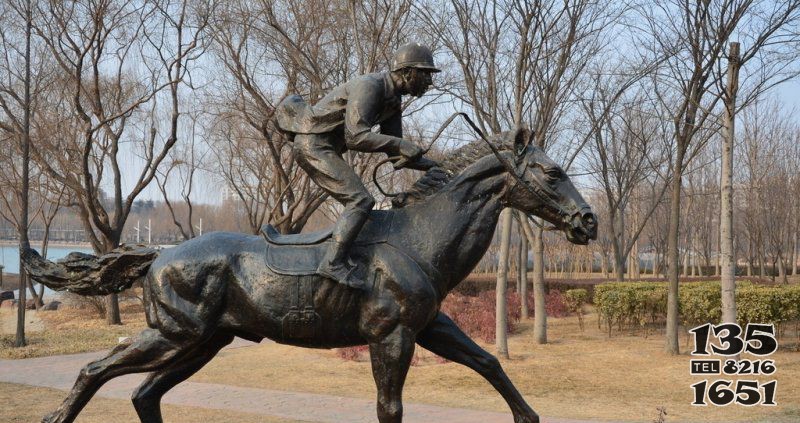 公园骑马的战士小品铜雕图片