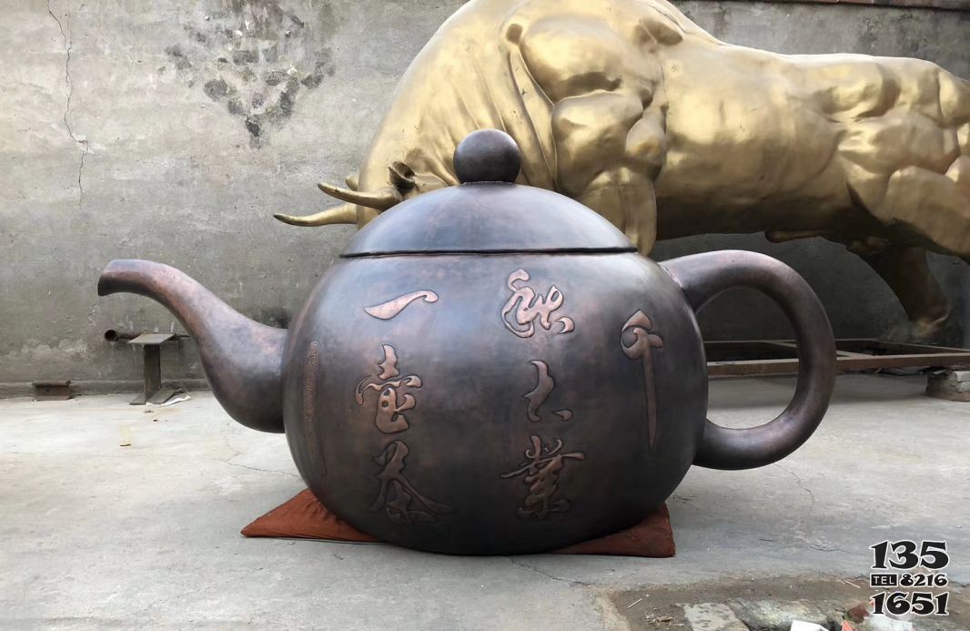千秋大业铜茶壶企业公园景观雕塑图片