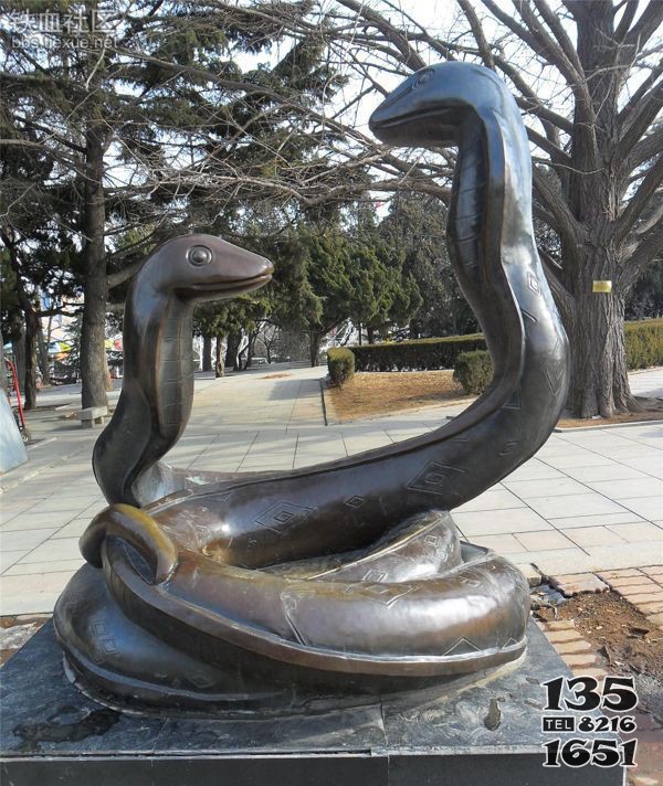 公园景观动物蛇铜雕图片