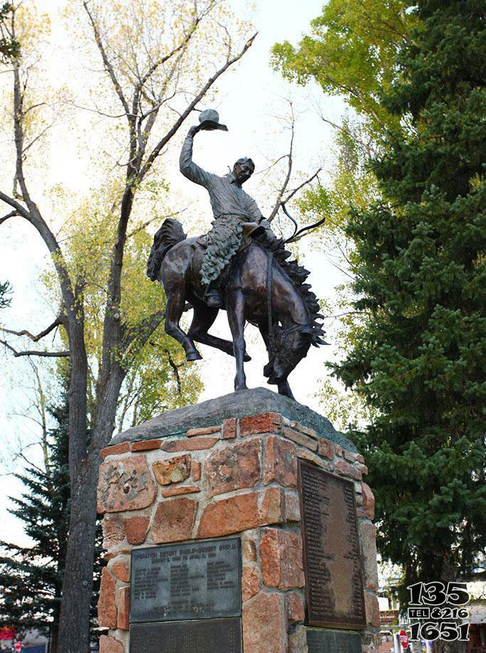 公园骑马的少数民族人物景观铜雕图片