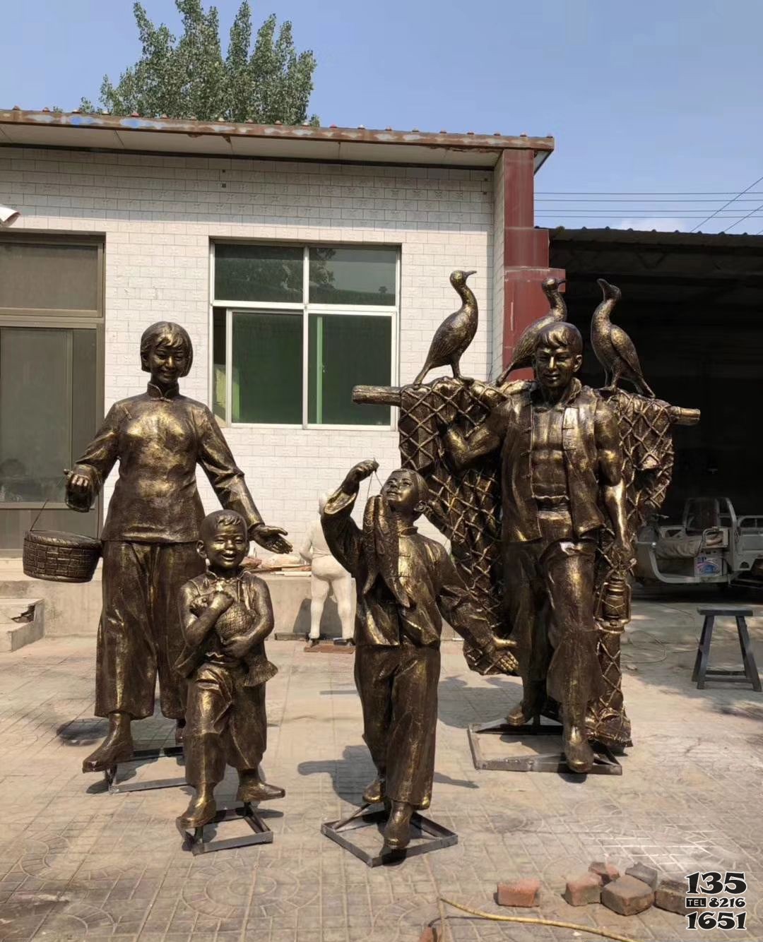 一家四口赶集回家人物铜雕图片