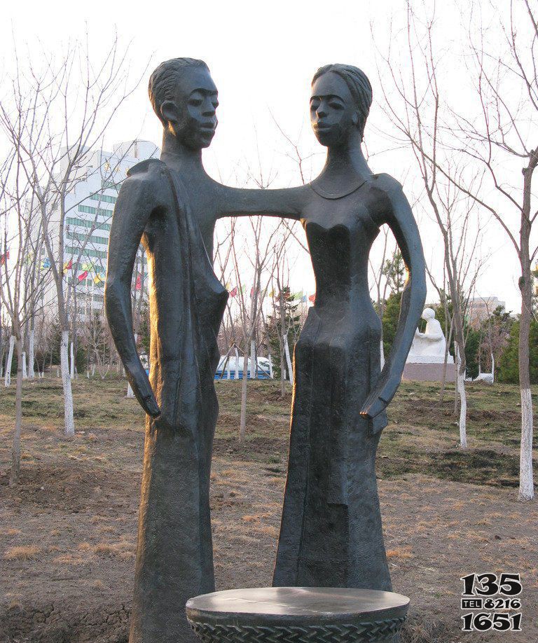 公园抽象男女景观铜雕图片