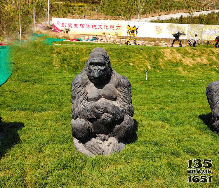 公园铜雕大猩猩动物雕塑图片