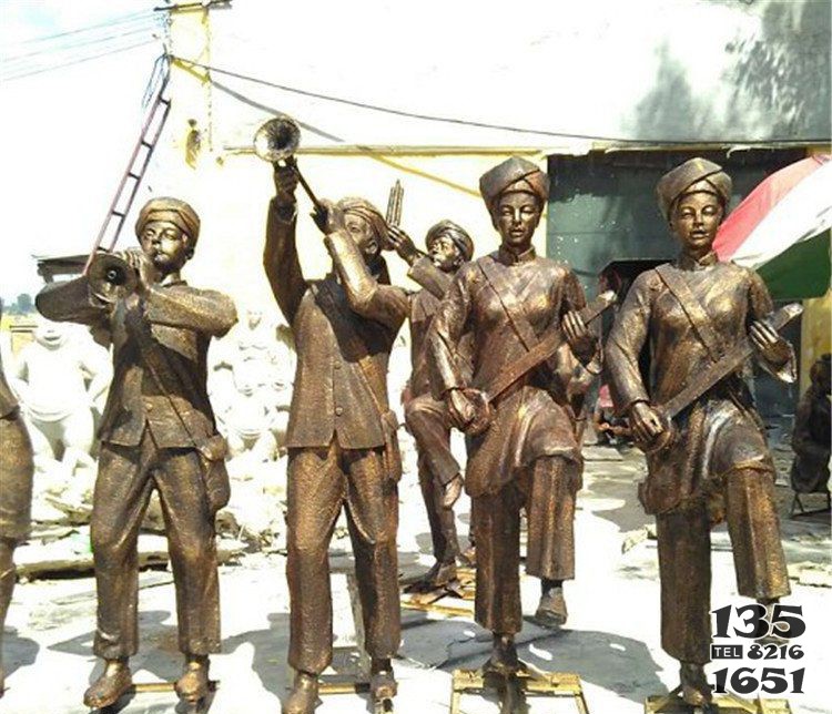 广场铜雕少数民族演唱会人物雕塑图片