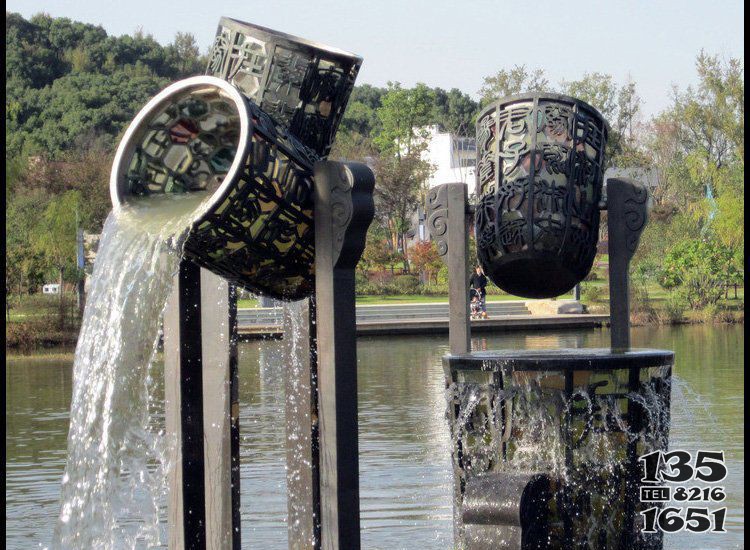 镂空水桶喷泉铜雕图片