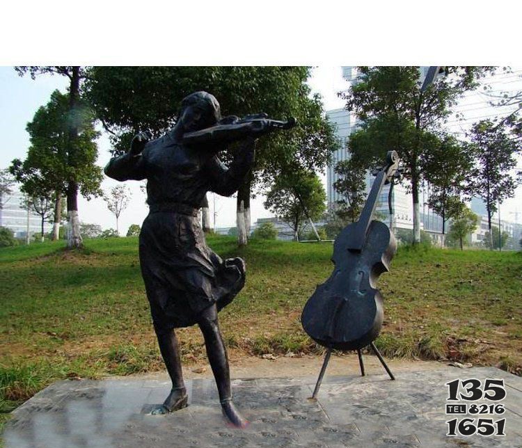 拉小提琴的女孩铜雕图片