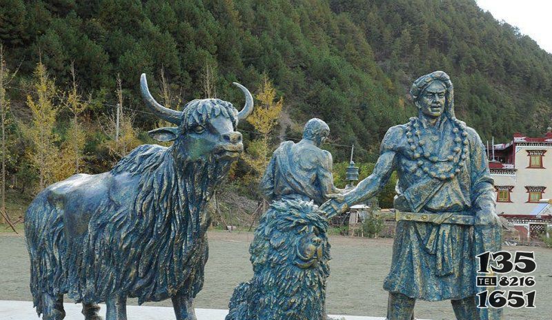 公园少数民族人物和牦牛景观铜雕图片
