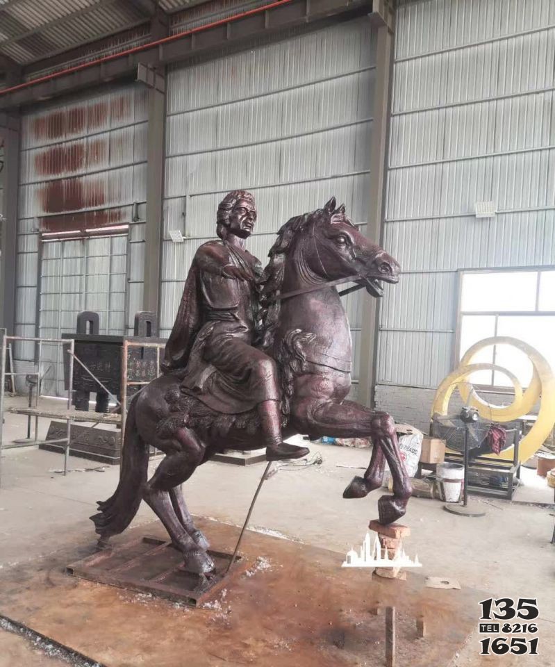 西方人物骑马铜雕图片
