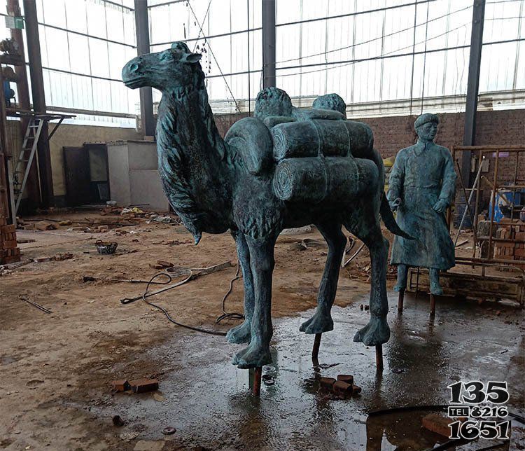 铜雕公园骆驼动物摆件图片