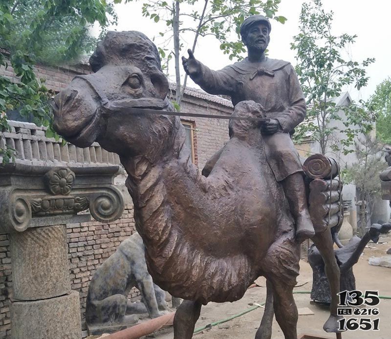 骑骆驼的少数民族人物铜雕 图片